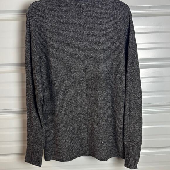 Matty M Gray Tunic with Relaxed Fit and Long Sleeves - Picture 5 of 5